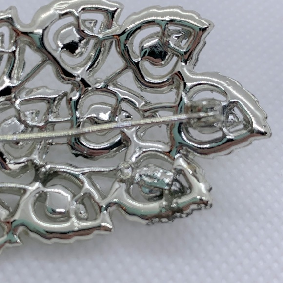 Signed Vintage CORO Brooch - Silver Leaves - Picture 3 of 4
